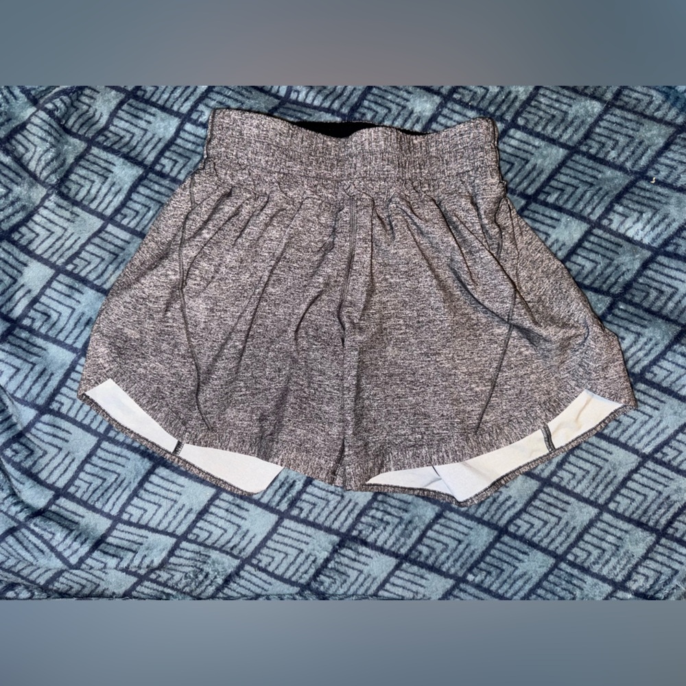 Lululemon Track That Mid Rise Lined Shorts 5”